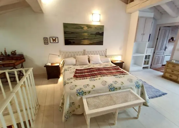 Casita De Ensueno, En La Sierra De * Segovia